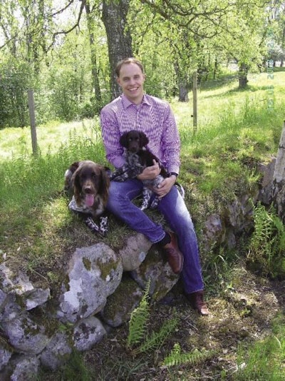 Niklas SiwersjÃ¶, export director of LantmÃ¤nnen Doggy AB, with his dogs Rogstabergets Jackson Browne and Lokkebergets I JÃ¤ger Browne.