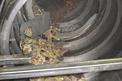 With internal rotary screens, wastewater is fed inside a rotating drum. The water passes through the screened surface of the drum, while the solids are retained inside, from where they can be conveyed to offal trucks.