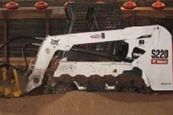 In-house composting between flocks reduces viral and bacterial pathogens in the litter and improves bird health.