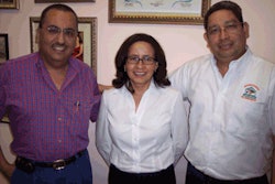 Arq. José Bismark Tapia, Presidente (izq), Lic. Dameyba Cruz, Gerente General y Lic. Marcos Estrada, Vice-Gerente