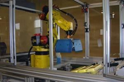 Smart PACKER™ is designed to transfer a wide range of foam, pet and fiber cartons to current U.S. cases with precision and absence of damage at up to 70 cases per hour.