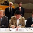 The signing ceremony with, from left to right: Mr. John van den Broek (MS Schippers), Mr. Jin Weidong (Wellhope Group), Mr. Jan Cortenbach (De Heus International). In the background the Dutch Minister Verhagen of Economic Affairs, Agriculture and Innovation together with the Dutch ambassador in China, Mr. Bekink.