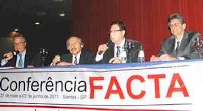 En el pódium, Paulo César Martins, Hector Cervantes, João Palermo e Gabriel Jorge.