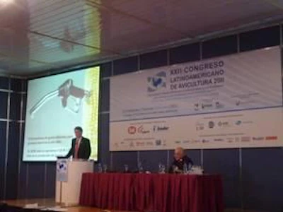 El Sr. Aidan Connolly, vicepresidente de Alltech, disertó ante más de 500 líderes de empresas avícolas latinoamericanas en el XXII Congreso Latinoamericano de Avicultura 2011.