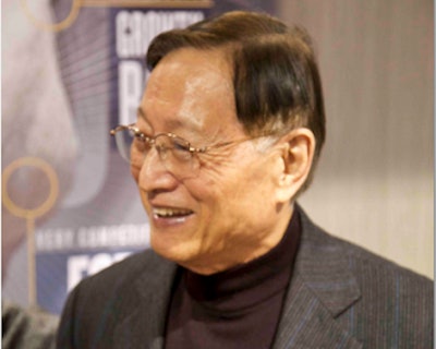 Dr. Willis Cheng, founder of Arbor Acres Taiwan, has been honored for more than 40 years of service to the company.
