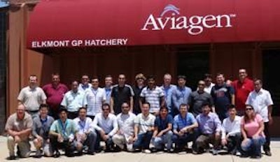 Foto cortesía de: Aviagen | Grupo reunido en visita a unidad de Elkmont, Alabama, EUA
