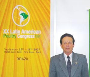 Lic. Clovis Puperi, director ejecutivo de la Uni&oacute;n Brasile&ntilde;a de Avicultura (UBA)