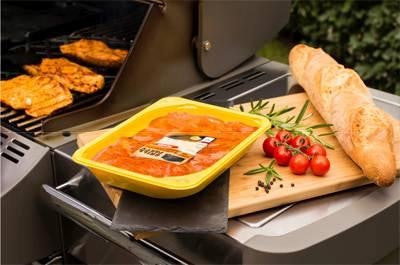 Sealpac-International-TraySkin-system-for-marinated-poultry