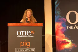 Blogger Cristen Clark speaks about consumer trends at the 2019 Alltech ONE Ideas Conference. (Jackie Roembke)