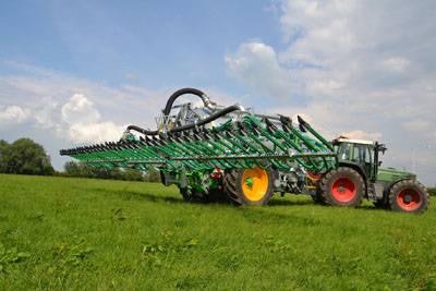 Joskin-Pendislide-line-spreading-boom-with-skids