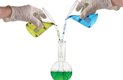 mixing-blue-and-yellow-solutions-in-flask