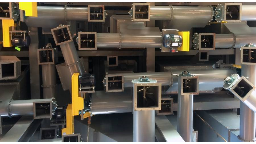 Feeder screws live bottoms