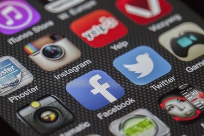 Social media facebook twitter 292994 1920