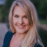 Elise Schafer headshot