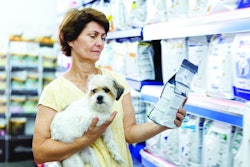 Shopping-for-pet-food