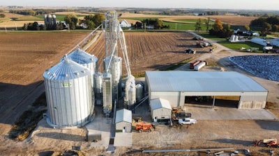 Emerald-Springs-Dairy-feed-center