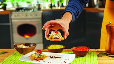 Fenavi has developed a series of new recipes and presentations for chicken and presented them to the public using high quality photography. Karim Estefan