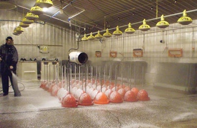 Spraying Detergent 1606 P Ibroilerhousecleaning1