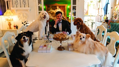 bonne-nico-with-dogs-at-table