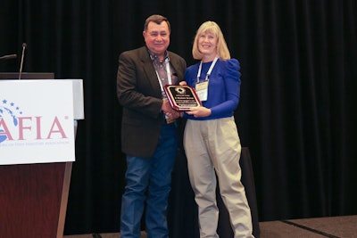 2023 Liquid Feed Hall of Fame inductee J. Randy Davis with Cathy Bandyk, Ph.D.