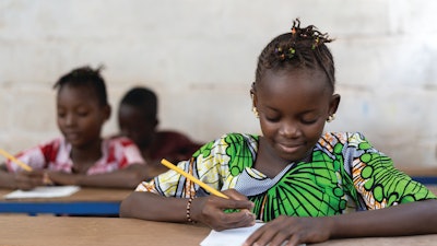 A study in Kenya has underscored the positive impact of poultry meat on child nutrition, with students eating meat in their morning snack gaining significantly higher test scores.